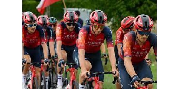 La version de l'équipe de la nouvelle saison d'Ineos Grenadiers, DOGMA F, révélée